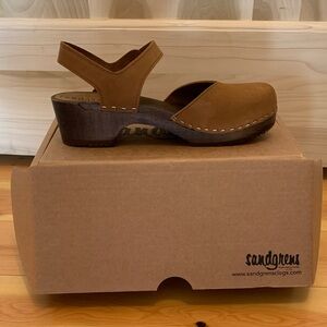 Sandgrens Brown Leather Clogs